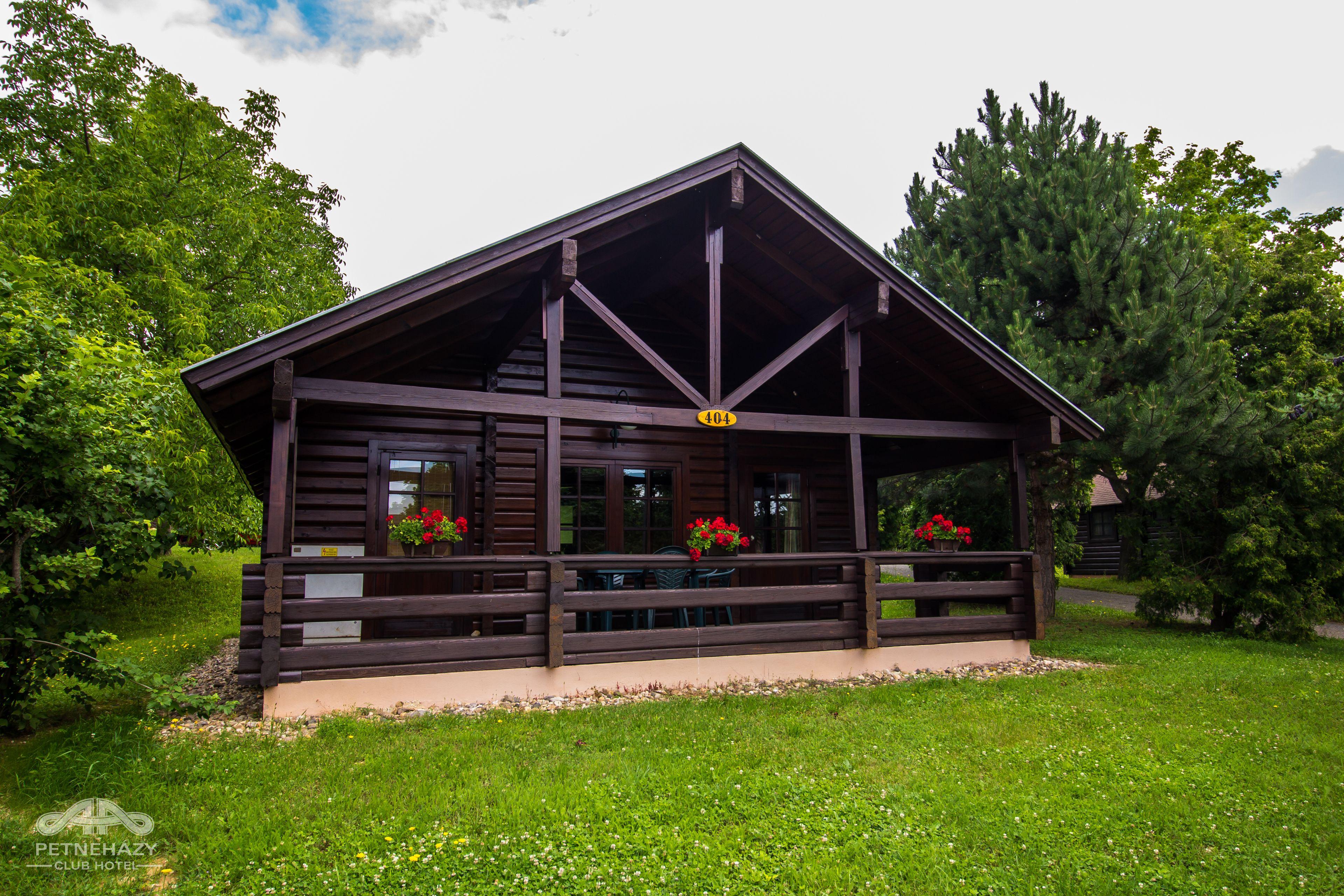 Petnehazy Aparthotel — Fotók 1